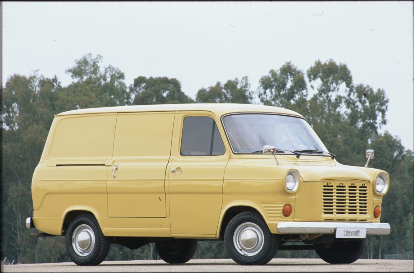 Ford Transit pakettiauto vuokralle - 120 € päivä