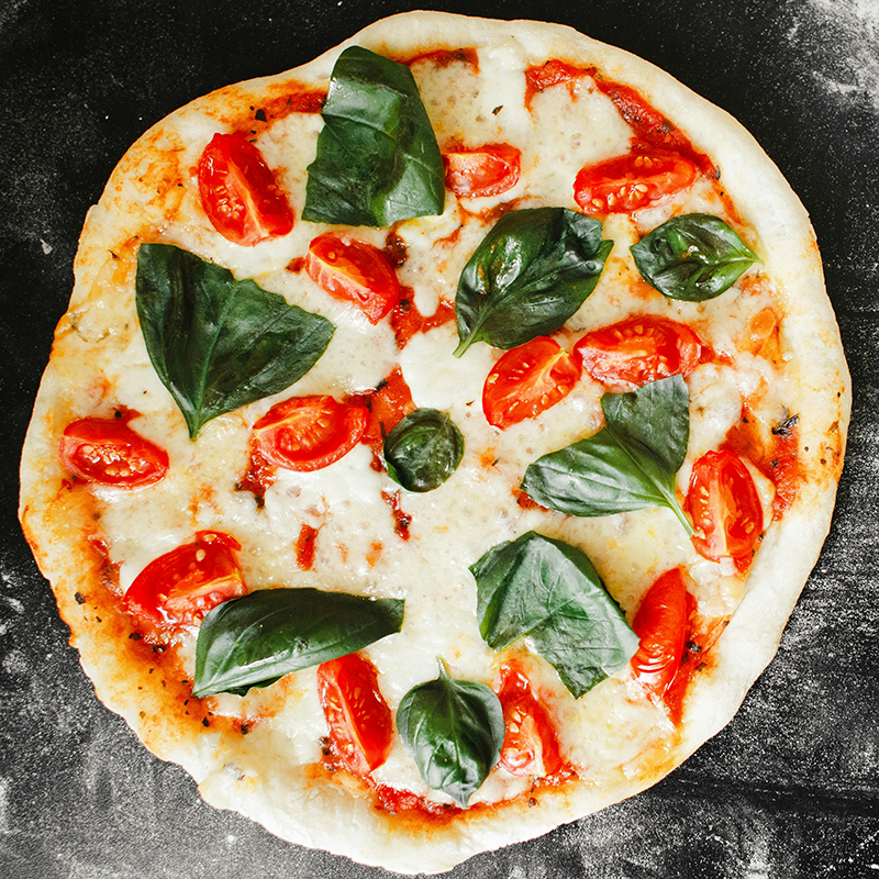 Margharita pizza Helsingissä Terra Pizzeriassa